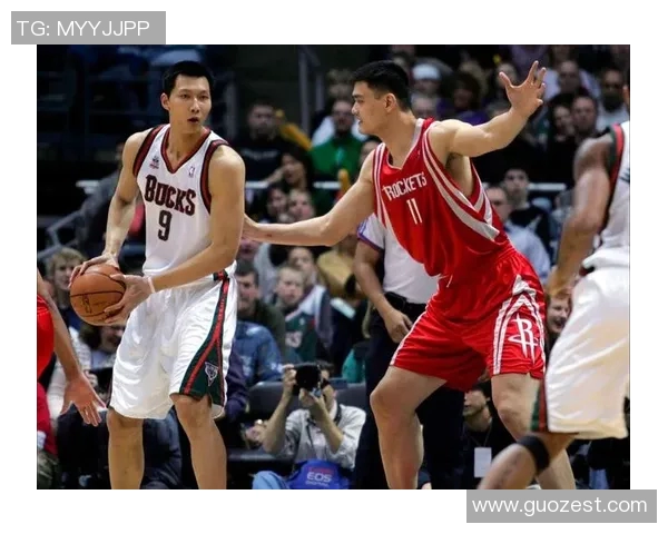 姚明在媒体聚光灯下的传奇故事与篮球生涯的辉煌成就分析 姚明在媒体聚光灯下的传奇故事与篮球生涯的辉煌成就分析