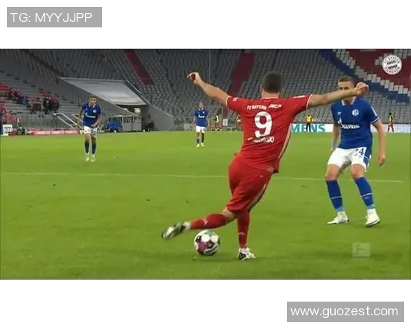 足球明星精彩瞬间插花脚技巧图片欣赏与解析 足球明星精彩瞬间插花脚技巧图片欣赏与解析