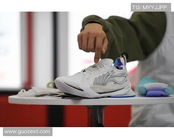 探索CBA全明星篮球鞋的魅力与科技创新助力球员表现提升