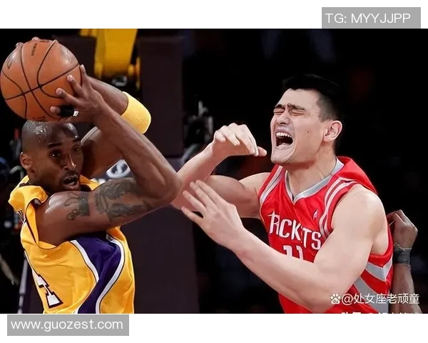 姚明在篮球场上的辉煌瞬间与传奇故事展现了中国篮球的崛起与全球影响力